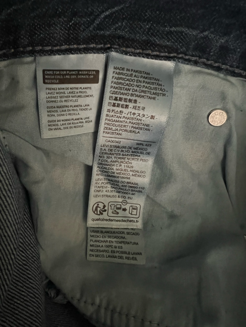 Levi’s 80s Mom Jeans - Picture 8 of 8